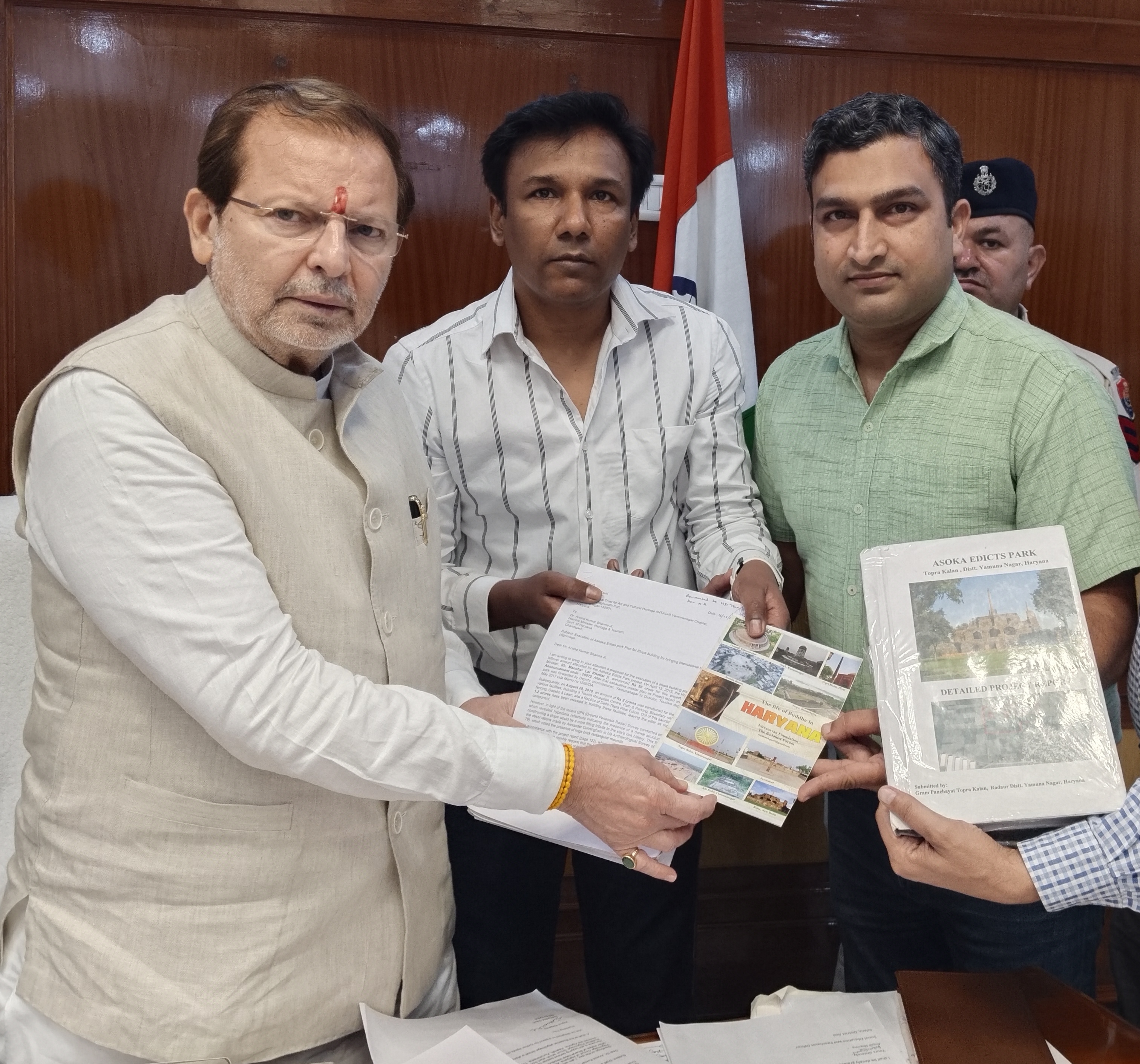 आईएनटीएसीएच के प्रतिनिधिमंडल ने पर्यटन मंत्री से मुलाकात करते हुए आईएनटीएसीएच के प्रतिनिधिमंडल ने पर्यटन मंत्री से मुलाकात करते हुए