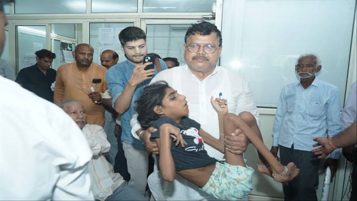 हितग्राहियों को वितरित किए प्रमाण पत्र हितग्राहियों को वितरित किए प्रमाण पत्र