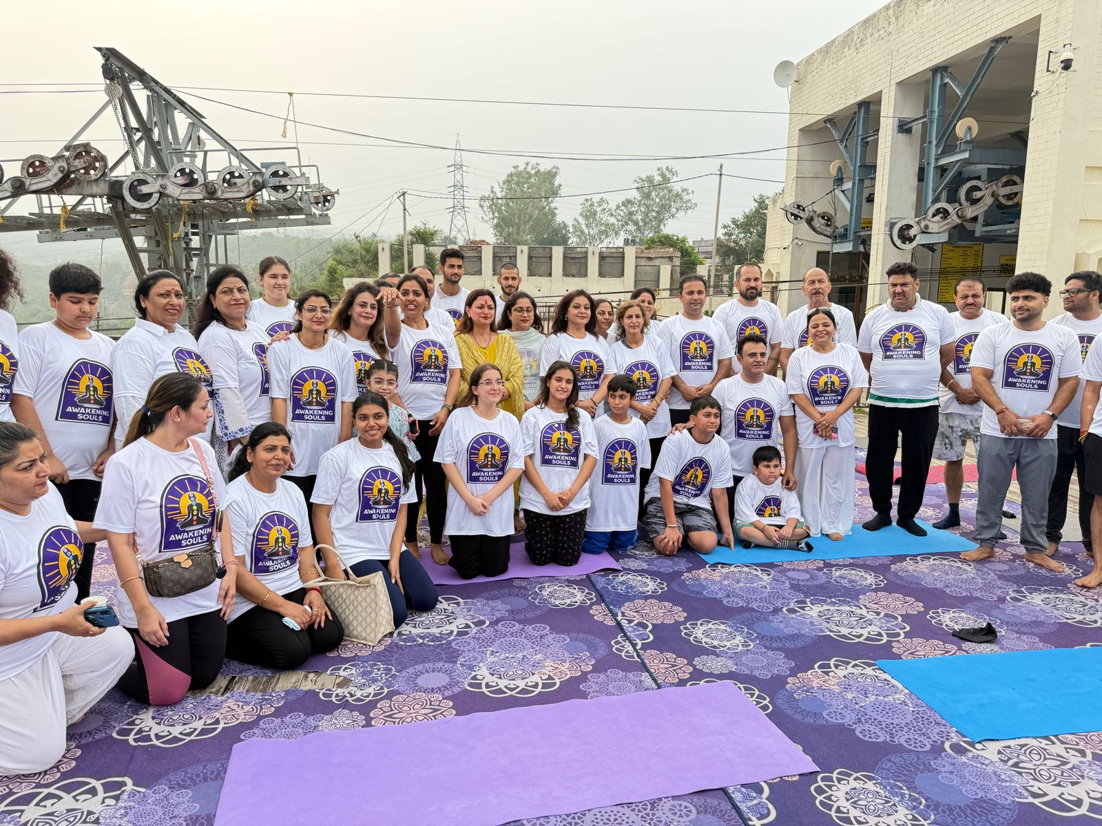 अंतर्राष्ट्रीय योग दिवस से पहले योग और ध्यान कार्यक्रम का आयोजन किया अंतर्राष्ट्रीय योग दिवस से पहले योग और ध्यान कार्यक्रम का आयोजन किया