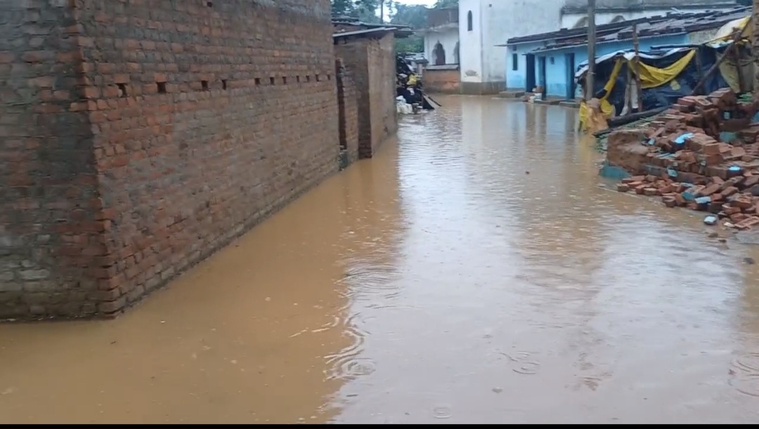फोटो.लगातार बरसात का दृश्य फोटो.लगातार बरसात का दृश्य