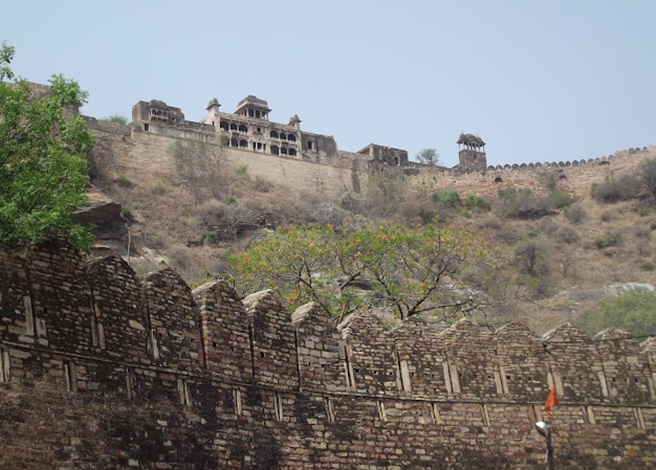 ग्वालियर का किला। फोटो-फाइल ग्वालियर का किला। फोटो-फाइल