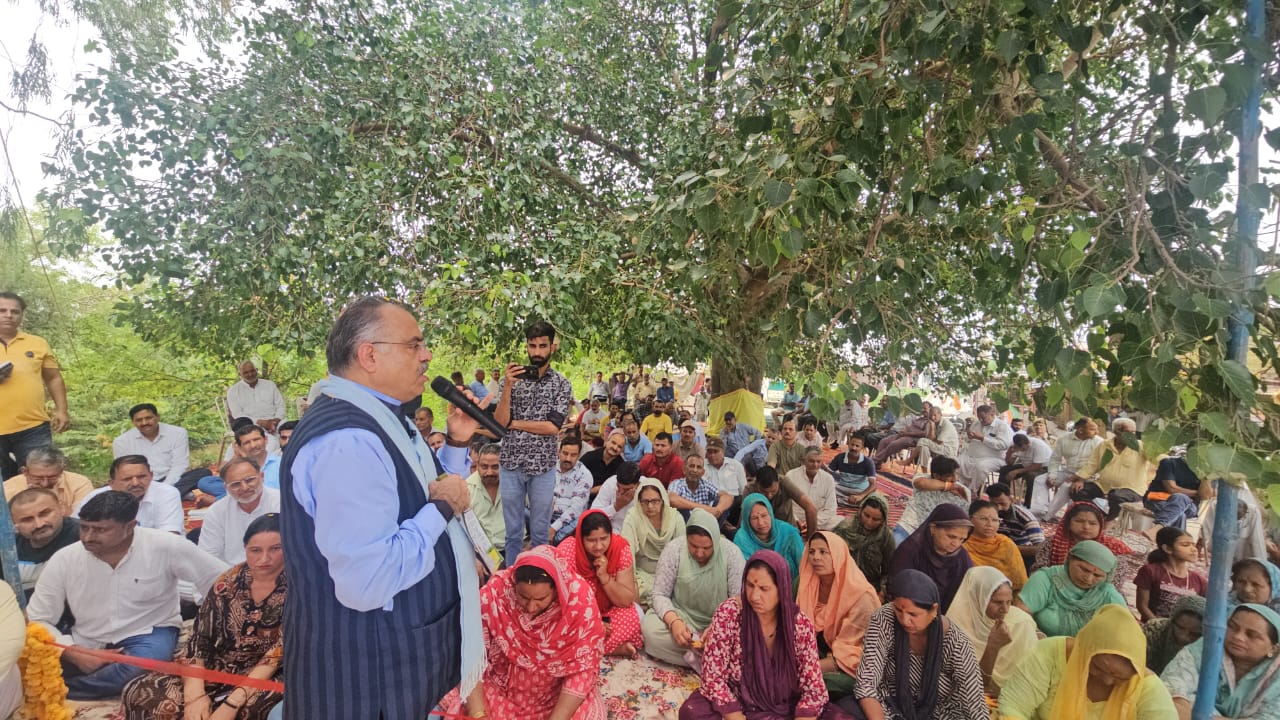 संकल्प से सिद्धि चौपाल में बोले तरुण चुग: 11 वर्षों में बदली भारत की तस्वीर, जम्मू के सीमावर्ती क्षेत्र बने विकास के प्रतीक संकल्प से सिद्धि चौपाल में बोले तरुण चुग: 11 वर्षों में बदली भारत की तस्वीर, जम्मू के सीमावर्ती क्षेत्र बने विकास के प्रतीक