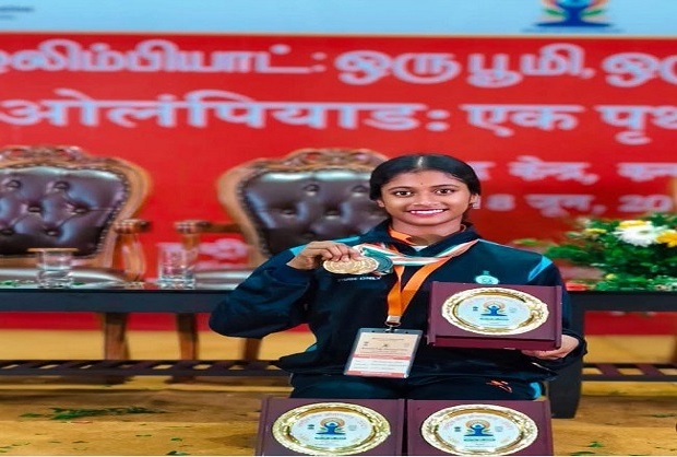 हावड़ा की छात्रा प्रियांजना जना हावड़ा की छात्रा प्रियांजना जना