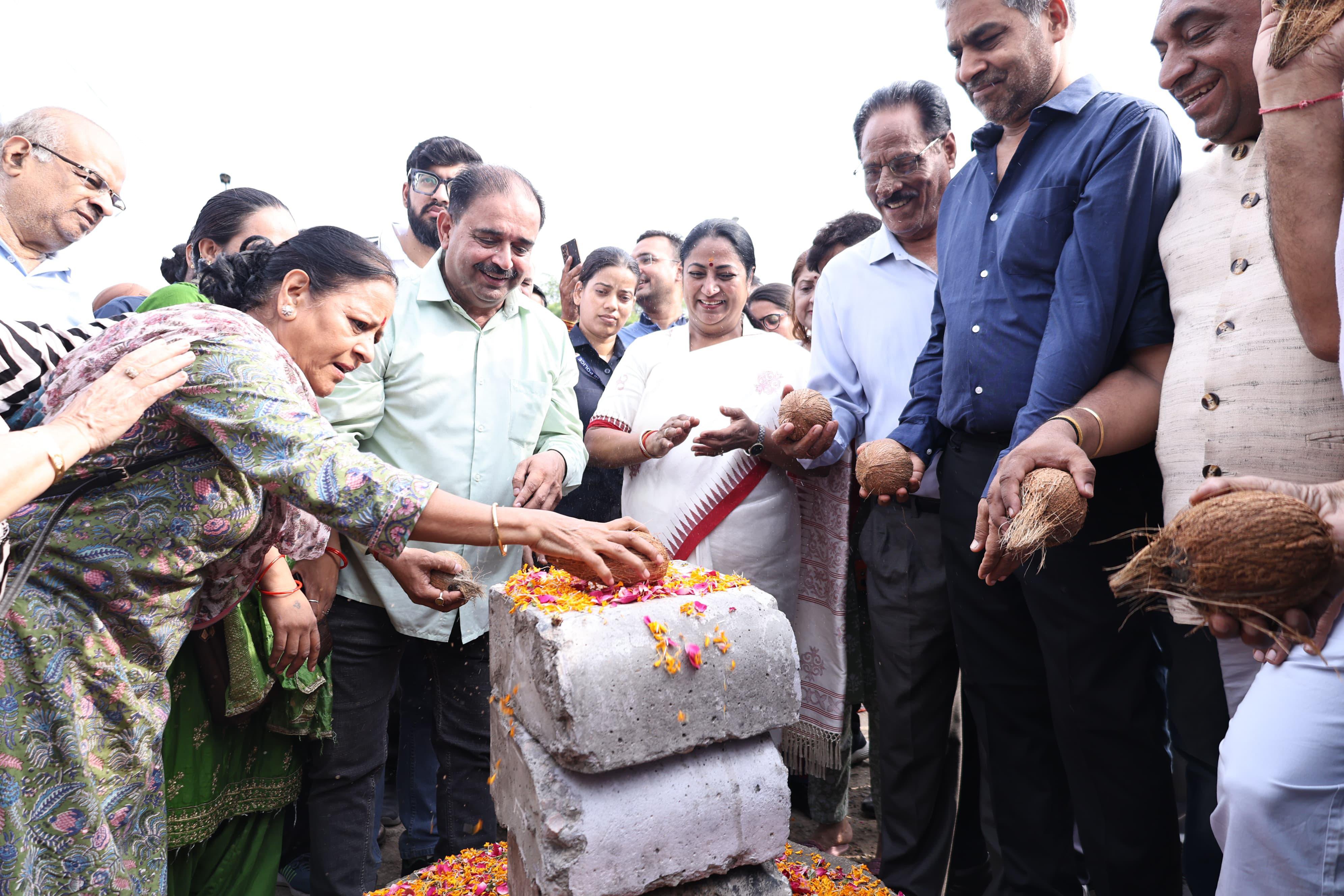 शालीमार बाग विधानसभा के कस्तूरबा पॉलिटेक्निक के निर्माण कार्य का शुक्रवार को उद्घाटन करती मुख्यमंत्री रेखा गुप्ता शालीमार बाग विधानसभा के कस्तूरबा पॉलिटेक्निक के निर्माण कार्य का शुक्रवार को उद्घाटन करती मुख्यमंत्री रेखा गुप्ता