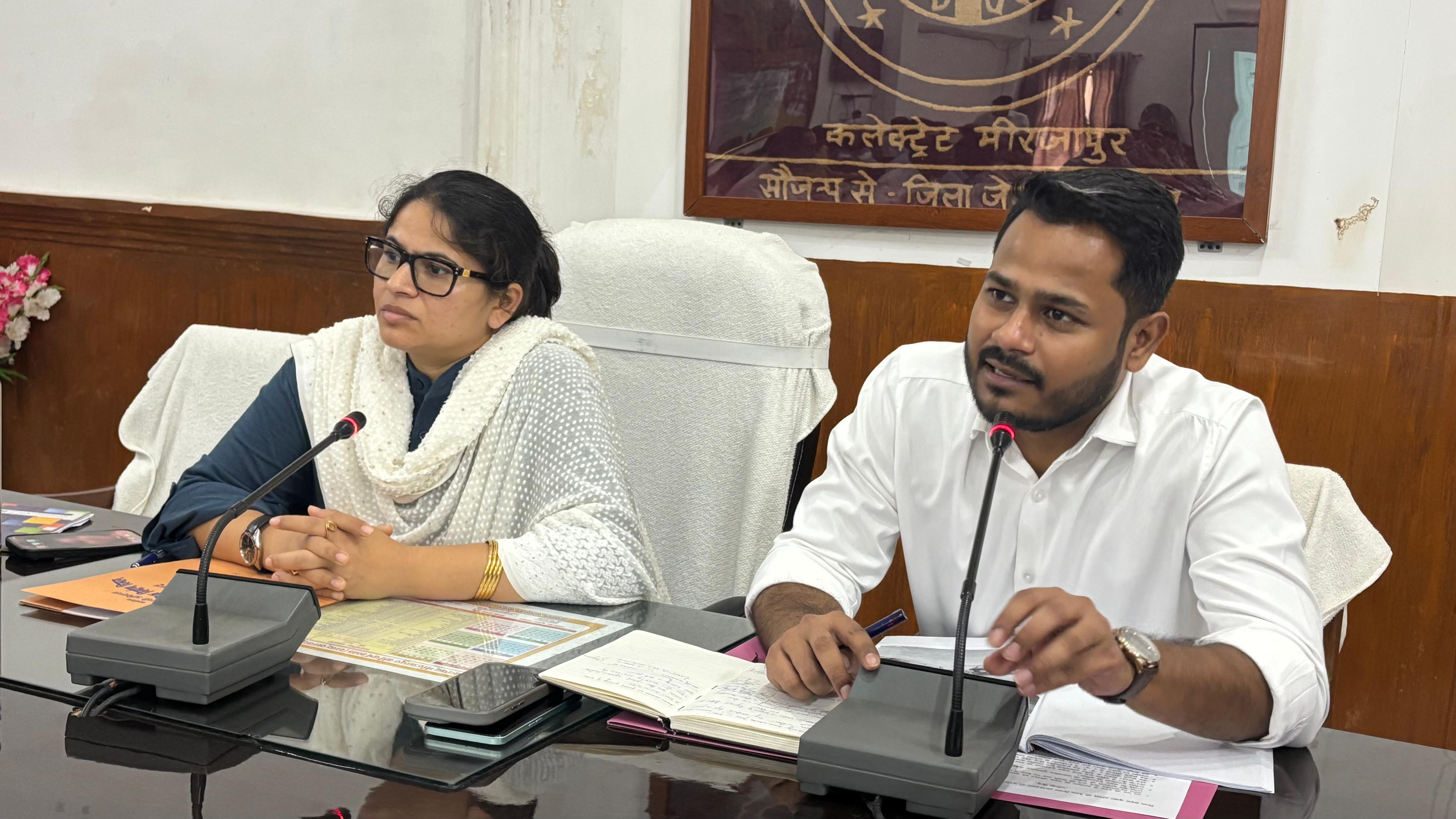 जिलाधिकारी प्रियंका निरंजन की अध्यक्षता में सड़क सुरक्षा समिति की बैठक। जिलाधिकारी प्रियंका निरंजन की अध्यक्षता में सड़क सुरक्षा समिति की बैठक।