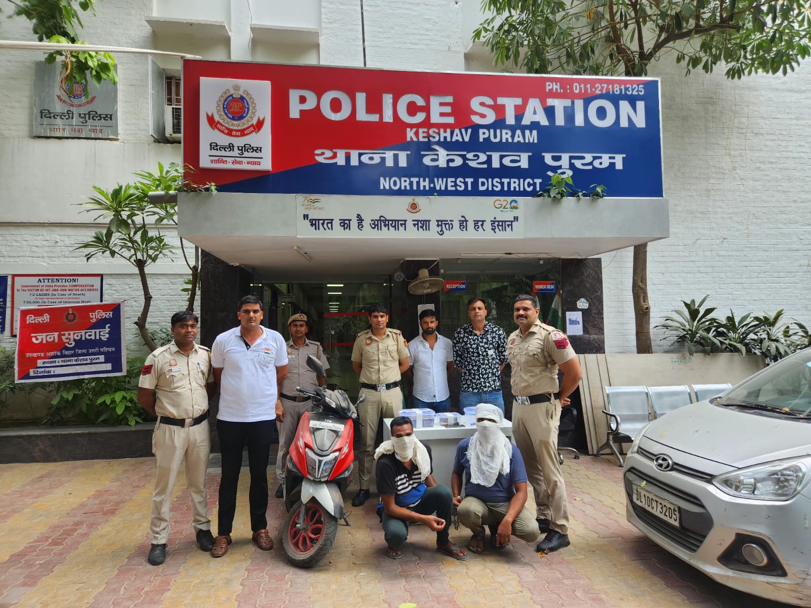 लूट के मामले में गिरफ्तार आरोपितों की फोटो लूट के मामले में गिरफ्तार आरोपितों की फोटो