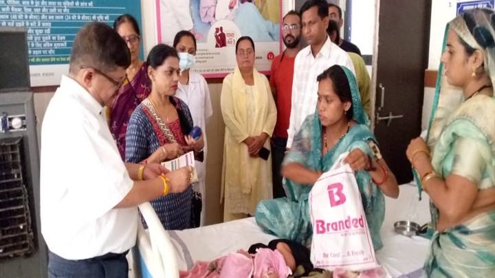 भोपालः सीएमएचओ ने लिया बैरसिया की स्वास्थ्य सेवाओं का जायजा भोपालः सीएमएचओ ने लिया बैरसिया की स्वास्थ्य सेवाओं का जायजा