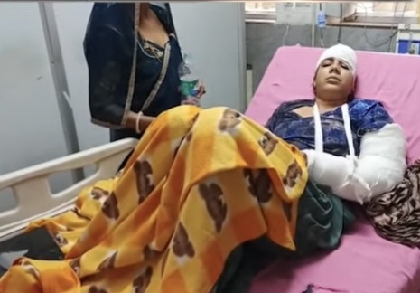 युवक का देर रात सिर फिरा पत्नी, मां, भाभी बच्चों पर चला दी तलवार 6 घायल युवक का देर रात सिर फिरा पत्नी, मां, भाभी बच्चों पर चला दी तलवार 6 घायल