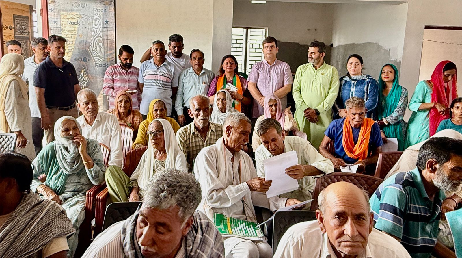अखनूर के खौड मंडल में वरिष्ठ नागरिकों के लिए विशेष आयुष्मान भारत कैंप आयोजित अखनूर के खौड मंडल में वरिष्ठ नागरिकों के लिए विशेष आयुष्मान भारत कैंप आयोजित