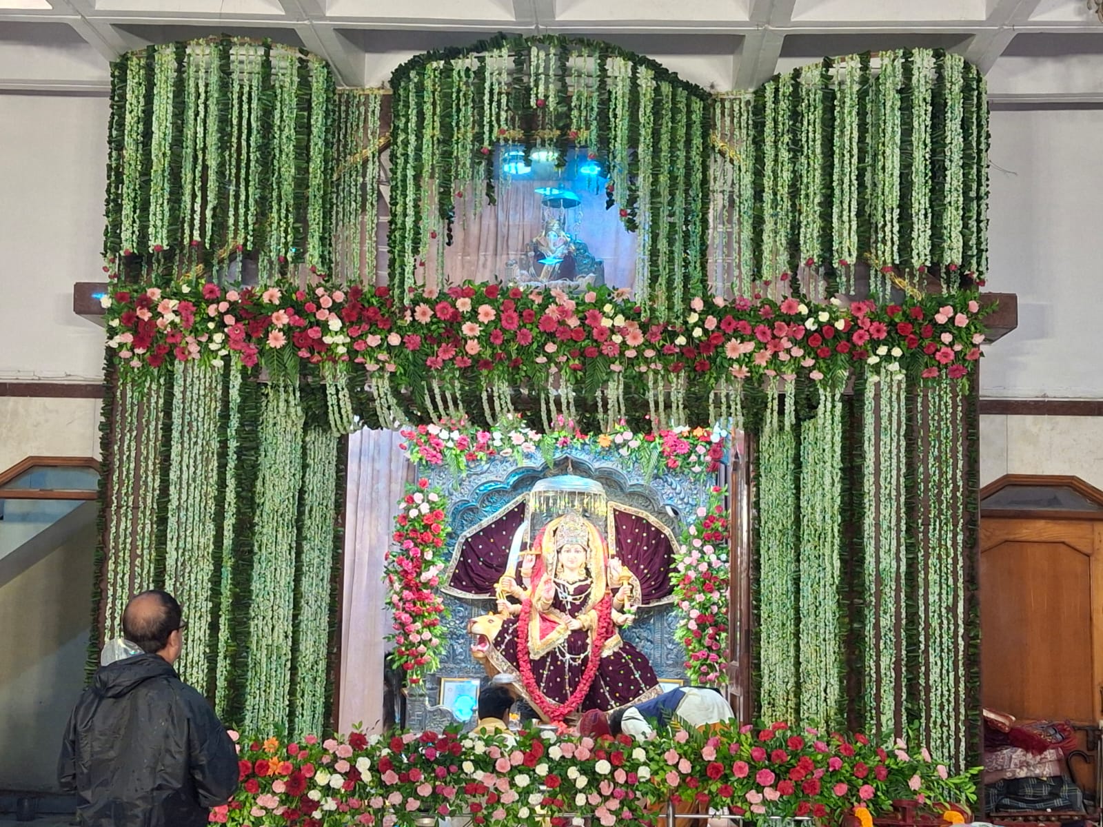 मंदिर के कार्यक्रम की तस्वीर