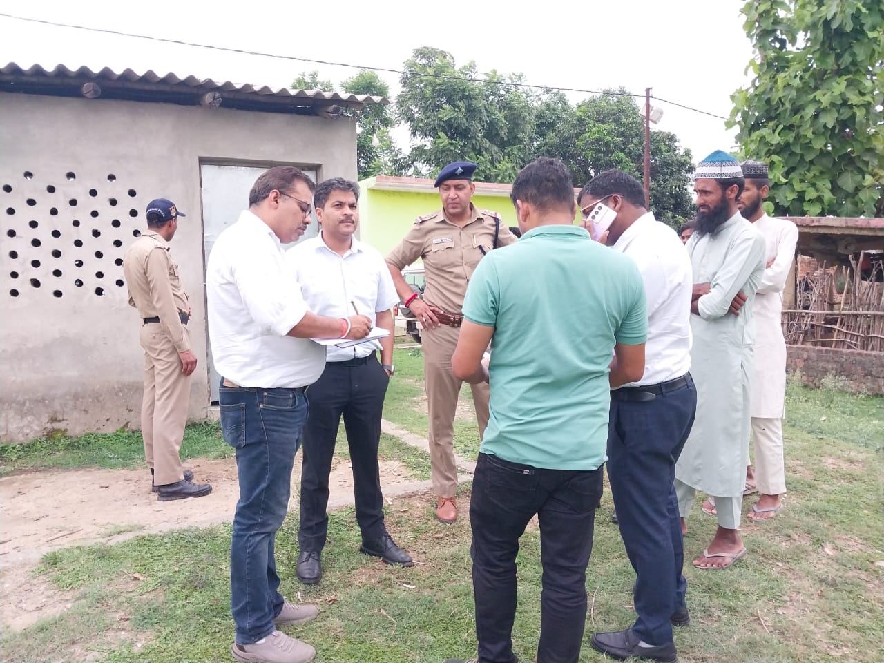 अवैध मदरसों  के खिलाफ कार्रवाई