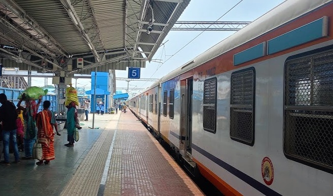 अररिया फोटो:ट्रेन अररिया फोटो:ट्रेन