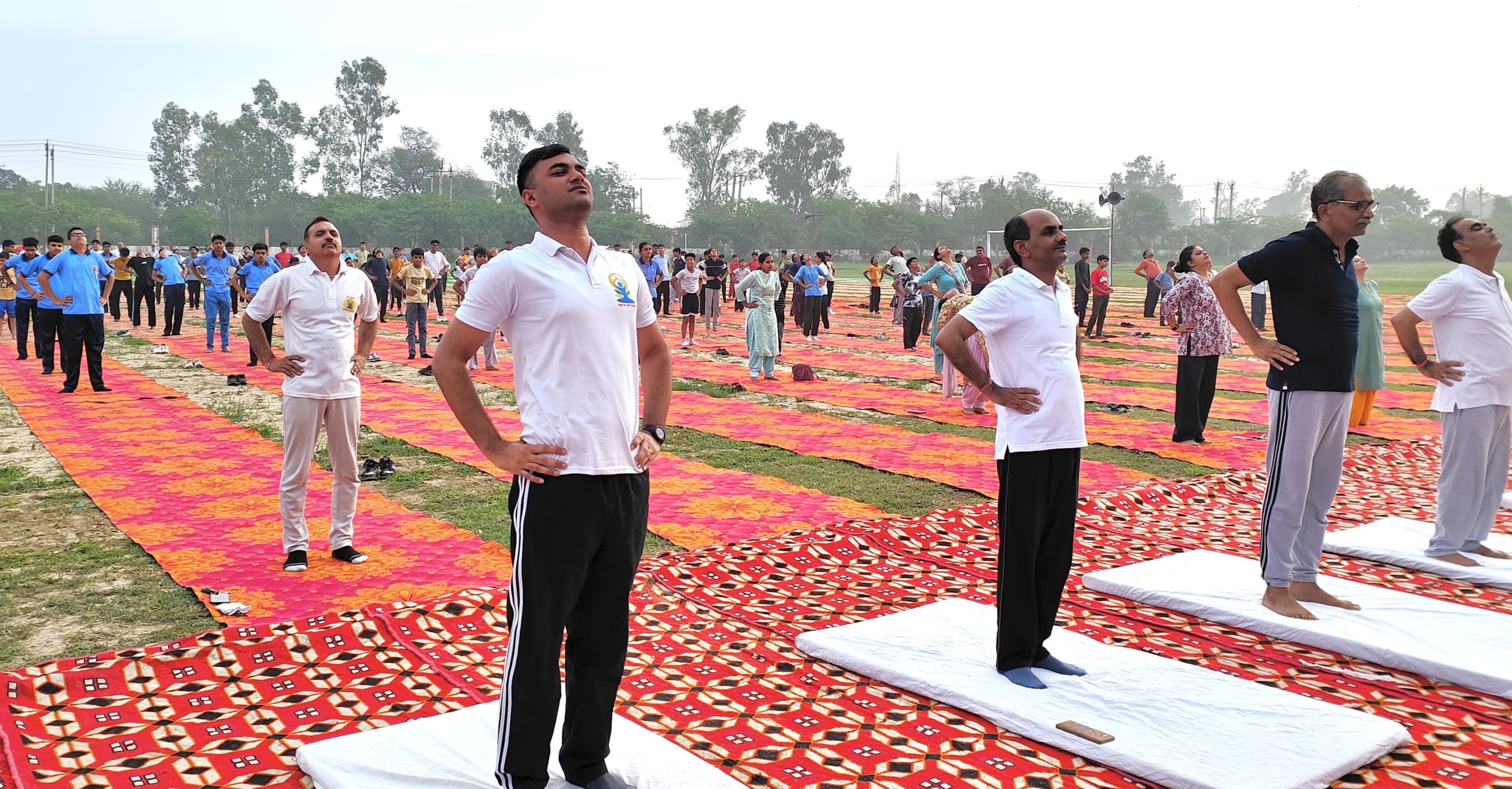 सीआरएसयू में योग की पायलट रिहर्सल में भाग लेते हुए। सीआरएसयू में योग की पायलट रिहर्सल में भाग लेते हुए।