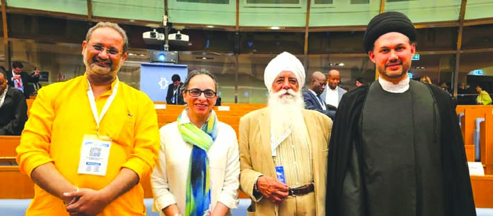 सम्मेलन के दौरान सम्मेलन के दौरान