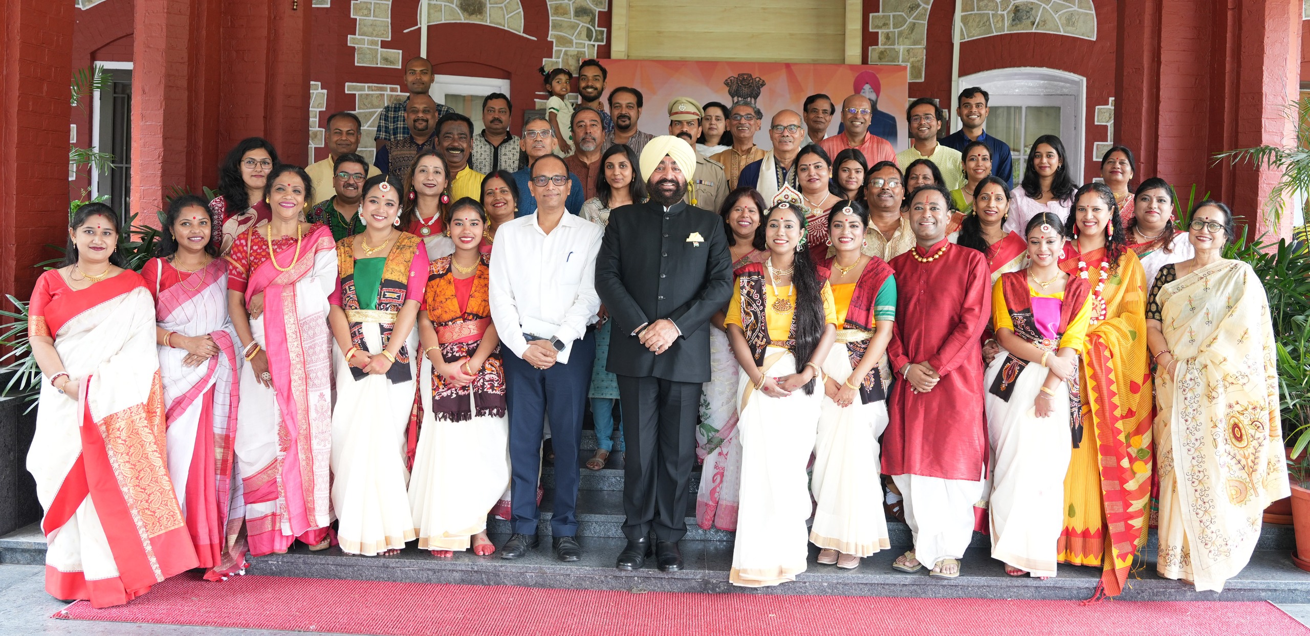 राजभवन देहरादून में पश्चिम बंगाल राज्य की स्थापना दिवस पर आयोजित कार्यक्रम में राज्यपाल गुरमीत सिंह। राजभवन देहरादून में पश्चिम बंगाल राज्य की स्थापना दिवस पर आयोजित कार्यक्रम में राज्यपाल गुरमीत सिंह।