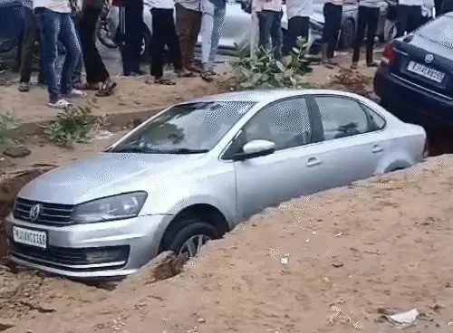 मुहाना मंडी जमीन धंसी मुहाना मंडी जमीन धंसी