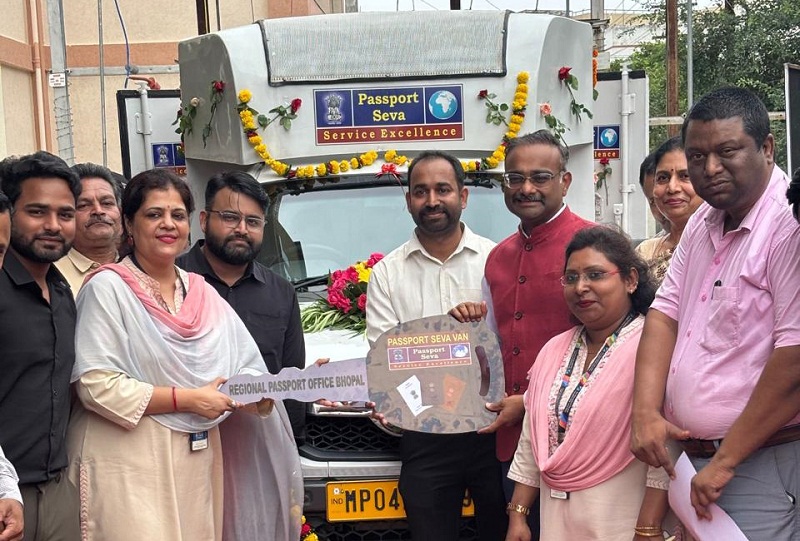 भोपाल में मोबाइल पासपोर्ट वैन सेवा शुरू भोपाल में मोबाइल पासपोर्ट वैन सेवा शुरू