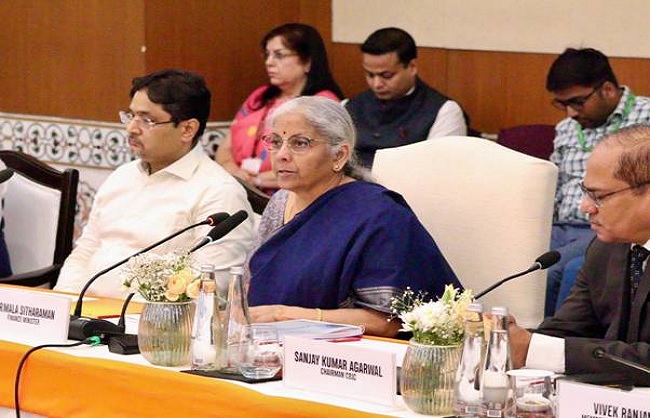 सीबीआईसी के सम्मेलन में केंद्रीय वित्त मंत्री निर्मला सीतारमण सीबीआईसी के सम्मेलन में केंद्रीय वित्त मंत्री निर्मला सीतारमण