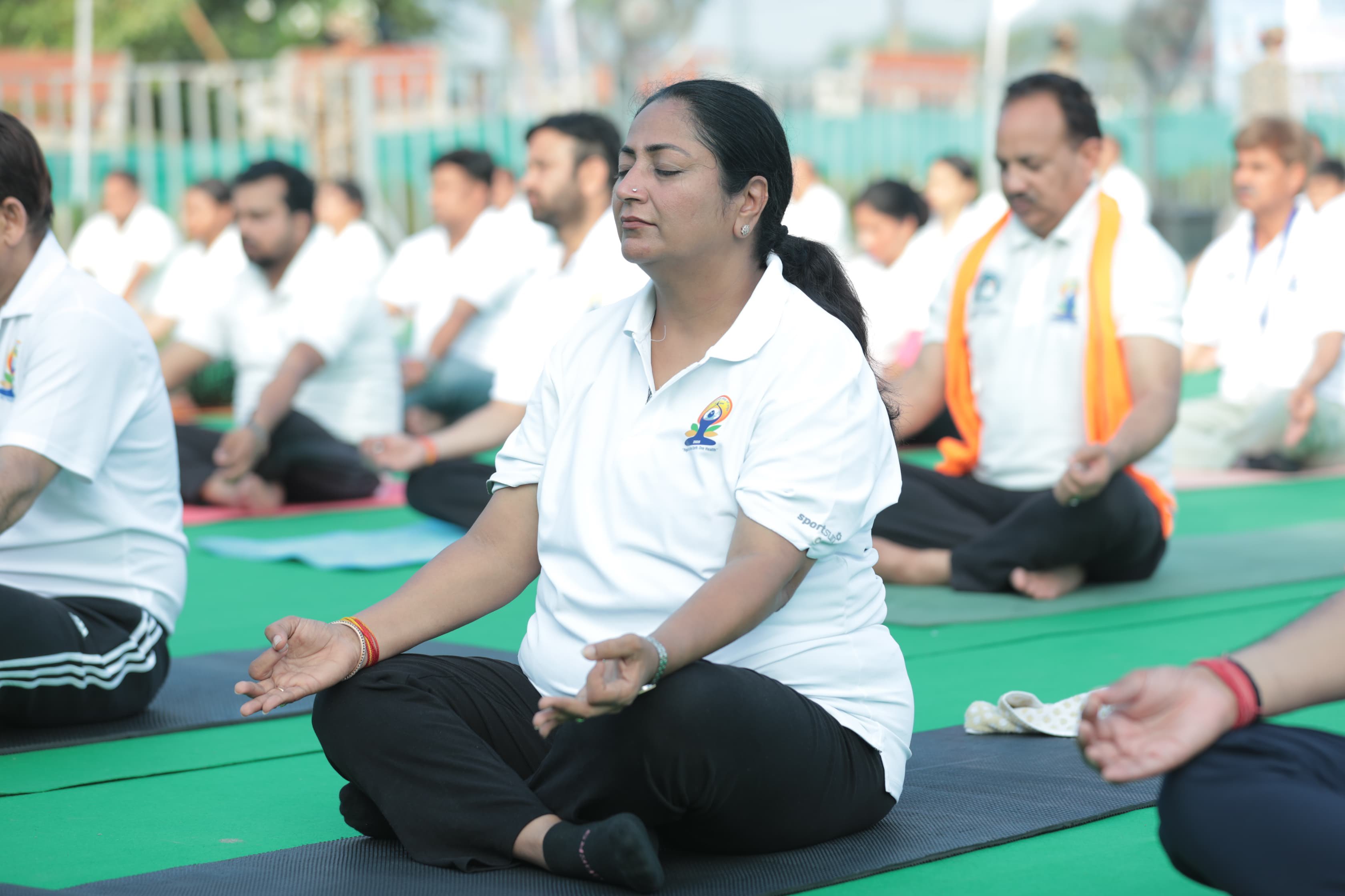 अंतरराष्ट्रीय योग दिवस पर सोनिया विहार में यमुना नदी के तट पर योग करती मुख्यमंत्री रेखा गुप्ता अंतरराष्ट्रीय योग दिवस पर सोनिया विहार में यमुना नदी के तट पर योग करती मुख्यमंत्री रेखा गुप्ता