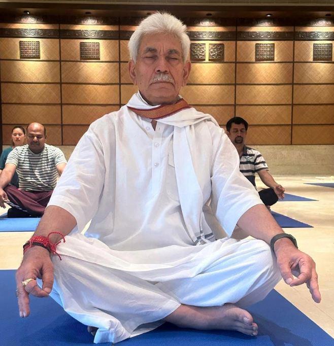 आज की तेज-रफ्तार दुनिया में योग का महत्व अतुलनीय है-उपराज्यापाल आज की तेज-रफ्तार दुनिया में योग का महत्व अतुलनीय है-उपराज्यापाल