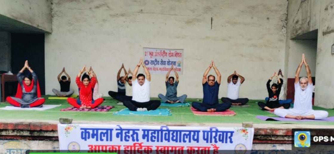 नियमित योगाभ्यास मन-शरीर एवं अध्यात्मिक शक्तियों में सामंजस्य कर हमें ऊर्जावान बनाता है: डाॅ प्रशांत नियमित योगाभ्यास मन-शरीर एवं अध्यात्मिक शक्तियों में सामंजस्य कर हमें ऊर्जावान बनाता है: डाॅ प्रशांत