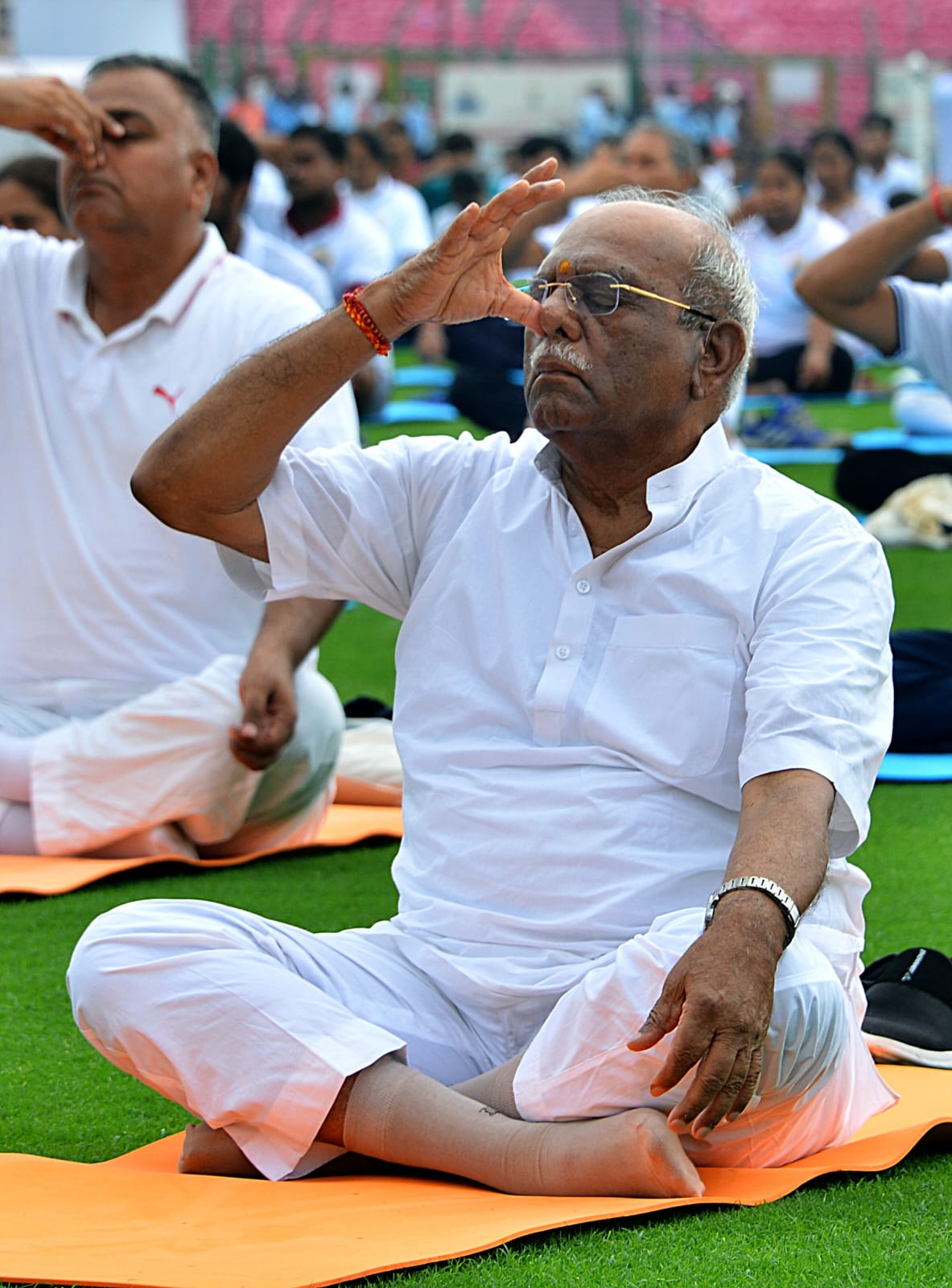 राज्यपाल बागडे ने योग कर स्वस्थ जीवन जीने का दिया संदेश राज्यपाल बागडे ने योग कर स्वस्थ जीवन जीने का दिया संदेश