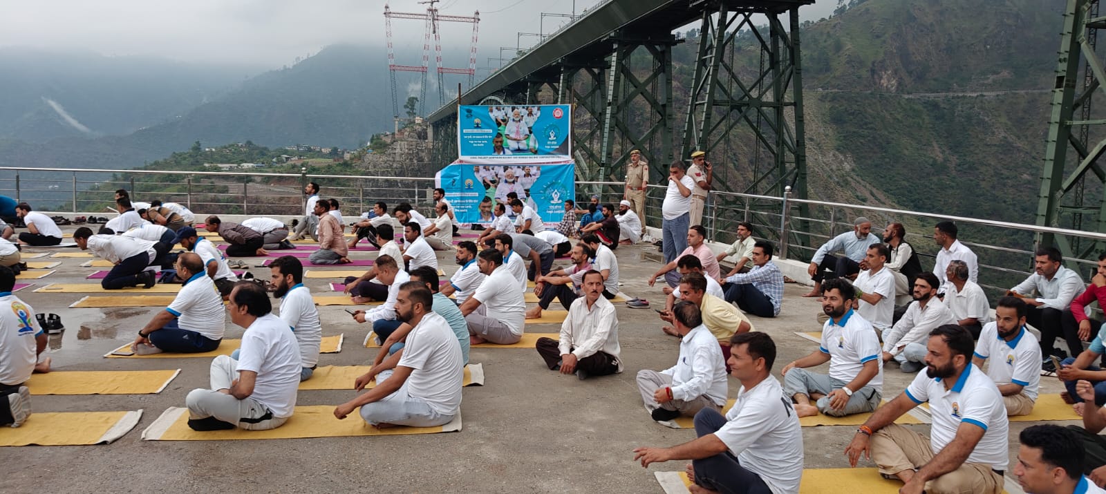 अंतरराष्ट्रीय योग दिवस पर भारतीय रेल द्वारा आयोजित योग सत्र