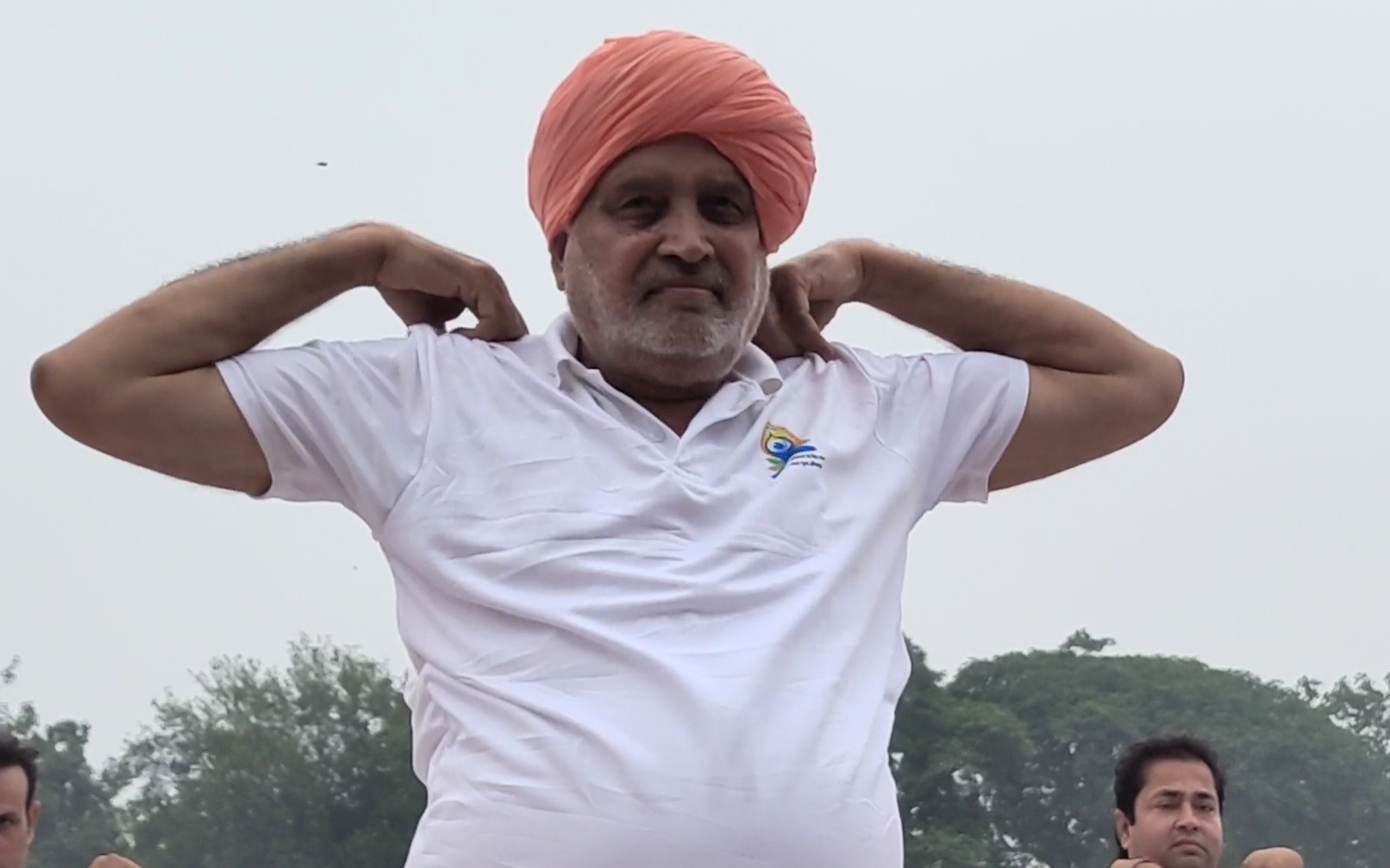 पानीपत के शिवाजी स्टेडियम में अंतर्राष्ट्रीय योग दिवस पर योग करते हरियाणा के कृषि मंत्री श्याम सिंह राणा पानीपत के शिवाजी स्टेडियम में अंतर्राष्ट्रीय योग दिवस पर योग करते हरियाणा के कृषि मंत्री श्याम सिंह राणा
