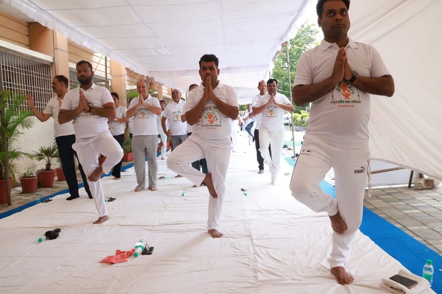 अंतर्राष्ट्रीय योग दिवस पर नगरीय प्रशासन एवं विकास विभाग में हुआ योग सत्र अंतर्राष्ट्रीय योग दिवस पर नगरीय प्रशासन एवं विकास विभाग में हुआ योग सत्र