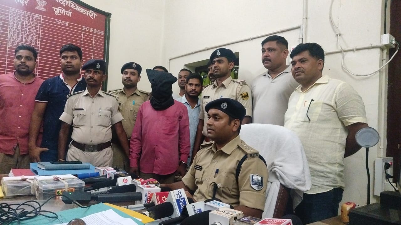 गिरफ्तार स्मैक तस्कर गिरफ्तार स्मैक तस्कर