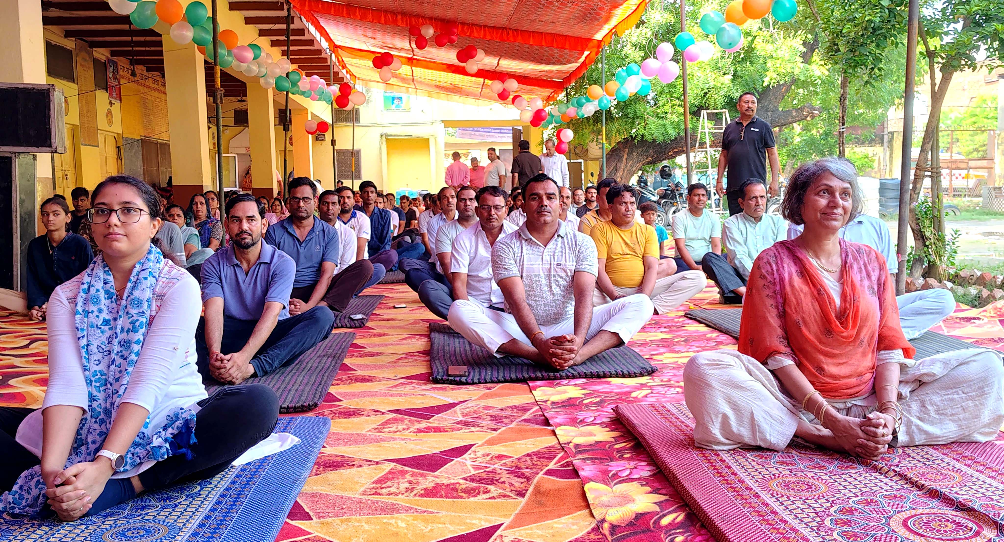 धौलपुर जिले में उल्लास से मनाया गया अन्तर्राष्ट्रीय योग दिवस धौलपुर जिले में उल्लास से मनाया गया अन्तर्राष्ट्रीय योग दिवस