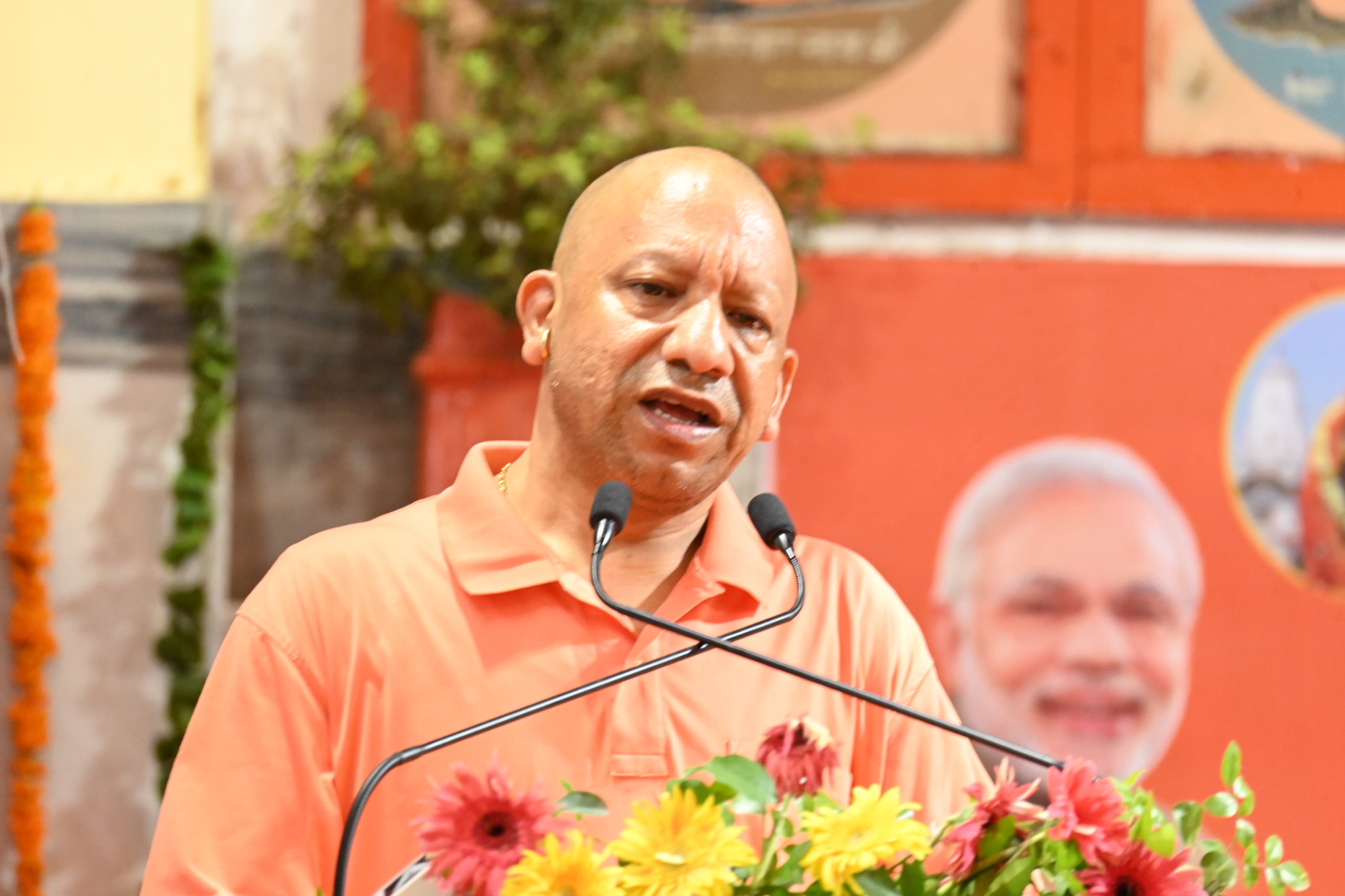 अंतरराष्ट्रीय योग दिवस पर गोरखनाथ मंदिर में सामूहिक योगाभ्यास किया सीएम योगी ने*