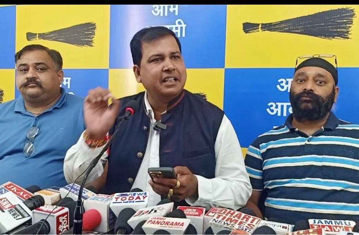 एम्स विजयपुर में मरीजों को नहीं मिल रही कई सुविधाएं -आम आदमी पार्टी एम्स विजयपुर में मरीजों को नहीं मिल रही कई सुविधाएं -आम आदमी पार्टी