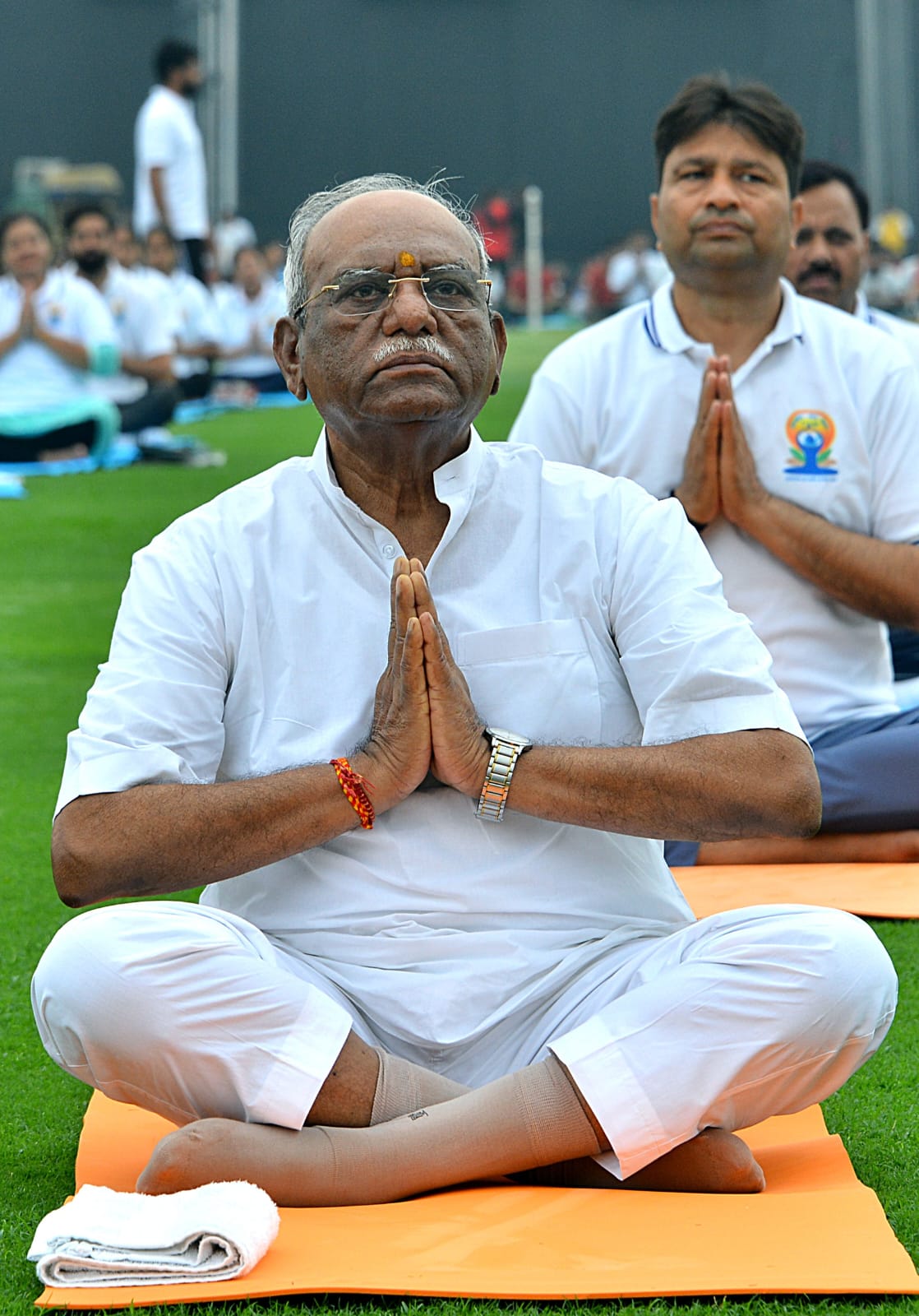 राज्यपाल बागडे ने योग कर स्वस्थ जीवन जीने का दिया संदेश राज्यपाल बागडे ने योग कर स्वस्थ जीवन जीने का दिया संदेश