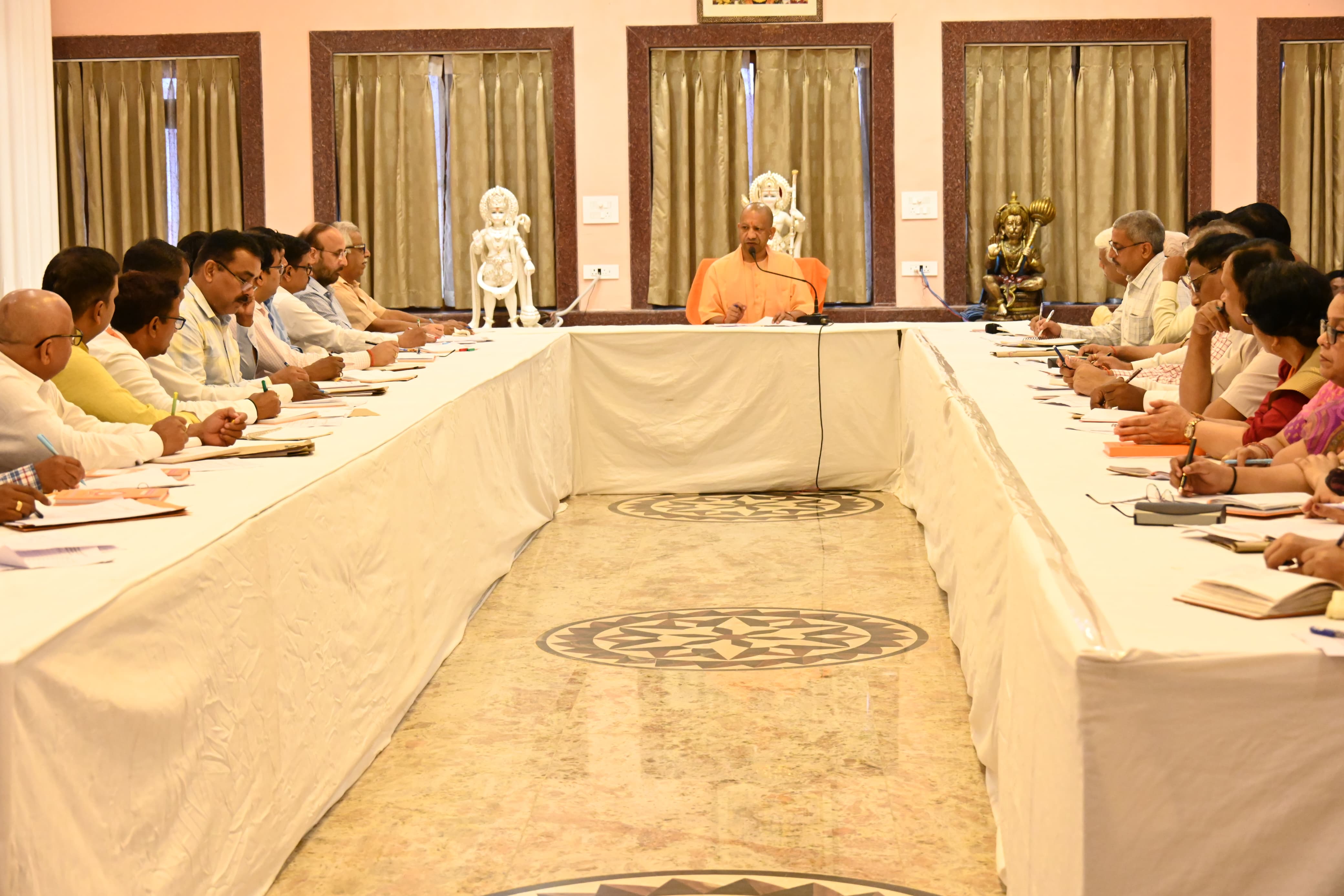 महाराणा प्रताप शिक्षा परिषद की सभी संस्थाओं के प्रमुखों के साथ समीक्षा बैठक की गोरक्षपीठाधीश्वर योगी आदित्यनाथ ने* महाराणा प्रताप शिक्षा परिषद की सभी संस्थाओं के प्रमुखों के साथ समीक्षा बैठक की गोरक्षपीठाधीश्वर योगी आदित्यनाथ ने*