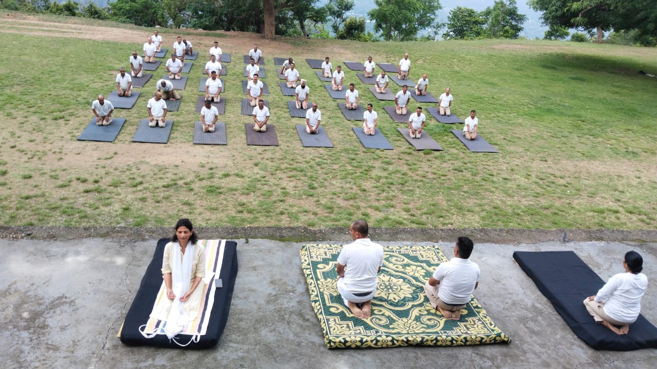 अन्तर्राष्ट्रीय योग दिवस पर गृह रक्षक चतुर्थ वाहिनी प्रशिक्षण केंद्र, नाहन में योग शिविर आयोजित हुआ अन्तर्राष्ट्रीय योग दिवस पर गृह रक्षक चतुर्थ वाहिनी प्रशिक्षण केंद्र, नाहन में योग शिविर आयोजित हुआ