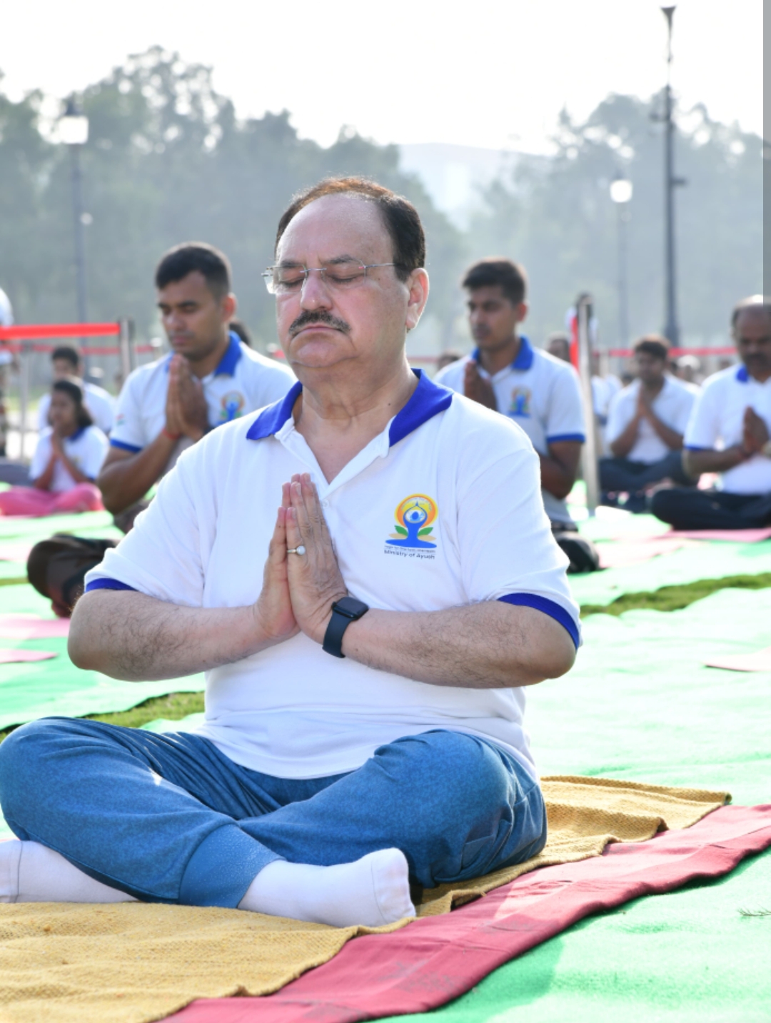 कर्तव्य पथ पर योग करते जेपी नड्डा कर्तव्य पथ पर योग करते जेपी नड्डा