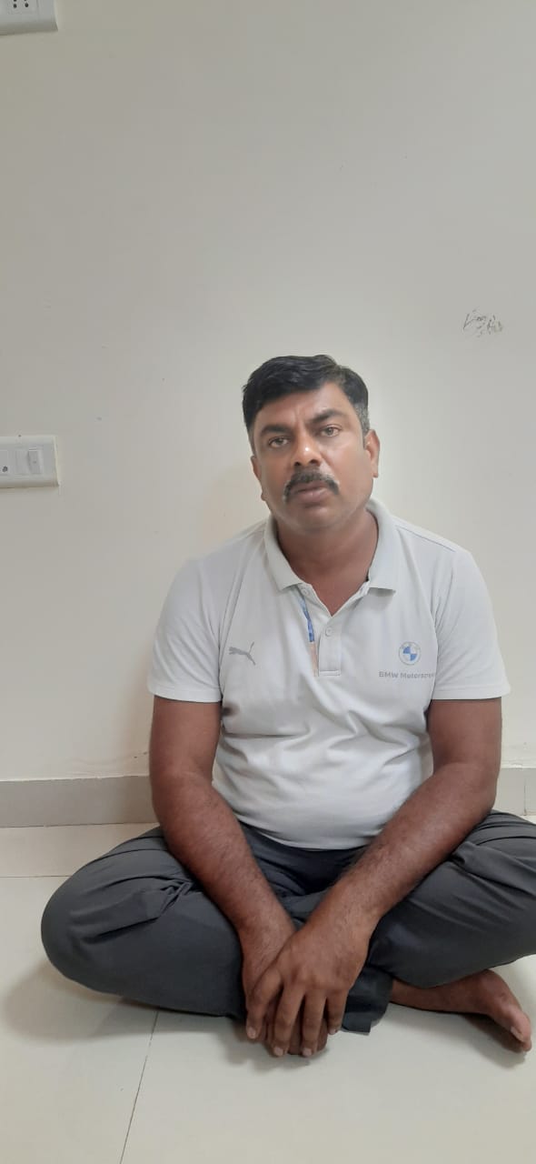 एंटी गैंगस्टर टास्क फोर्स ने 25 हजार का इनामी गैंगस्टर प्रवीण कमांडो को पकड़ा एंटी गैंगस्टर टास्क फोर्स ने 25 हजार का इनामी गैंगस्टर प्रवीण कमांडो को पकड़ा