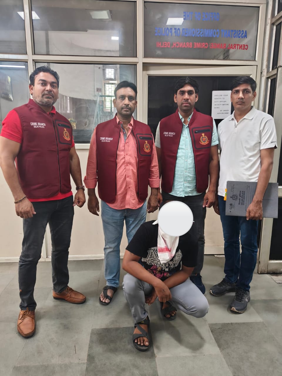 गिरफ्तार वांछित आरोपित की फोटो गिरफ्तार वांछित आरोपित की फोटो