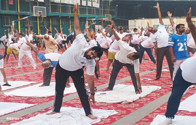 खरखौदा के प्रताप स्कूल में विधायक पवन खरखौदा ने योग खरखौदा के प्रताप स्कूल में विधायक पवन खरखौदा ने योग