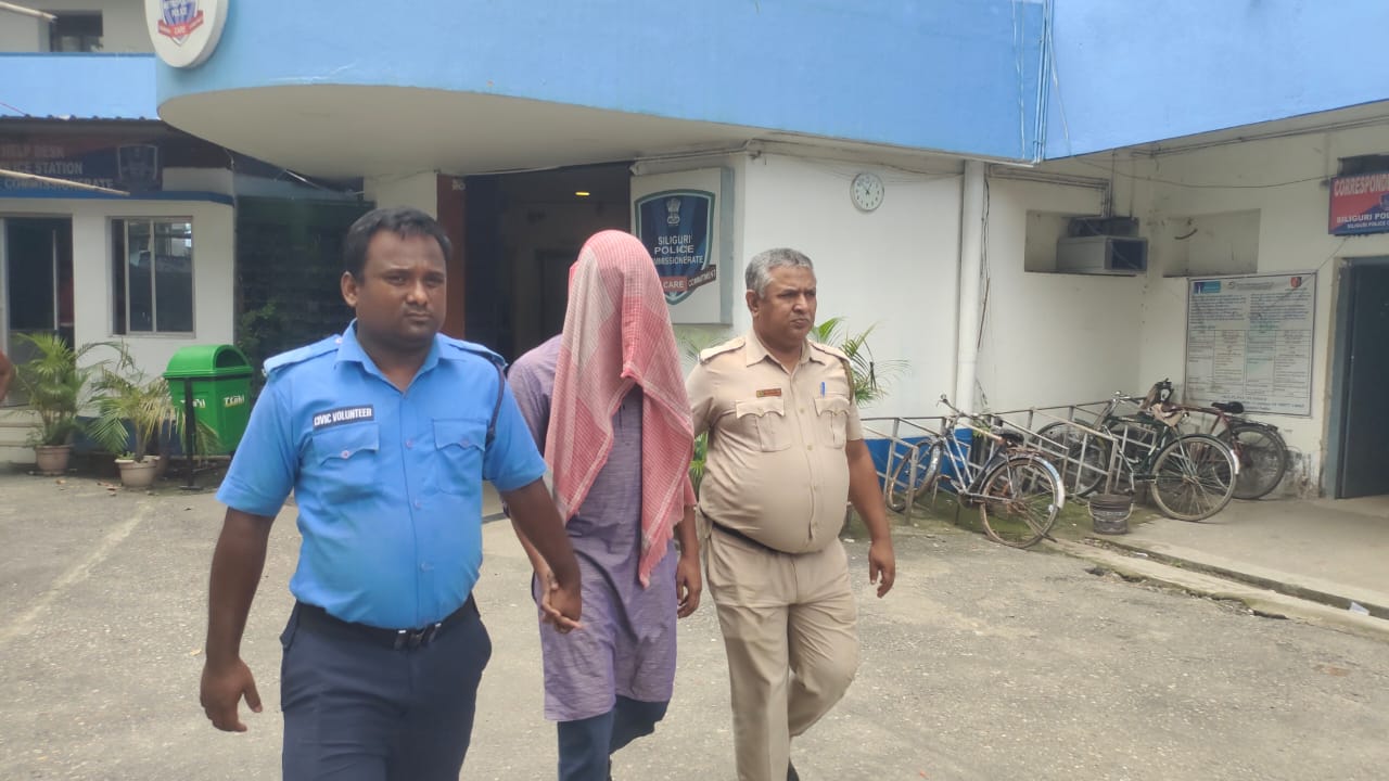 वकील के साथ मारपीट का आरोपित गिरफ्तार वकील के साथ मारपीट का आरोपित गिरफ्तार