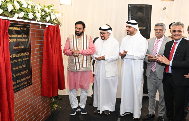 हरियाणा के मुख्यमंत्री नायब सैनी कुरुक्षेत्र में नई परियोजना का उदघाटन करते हुए