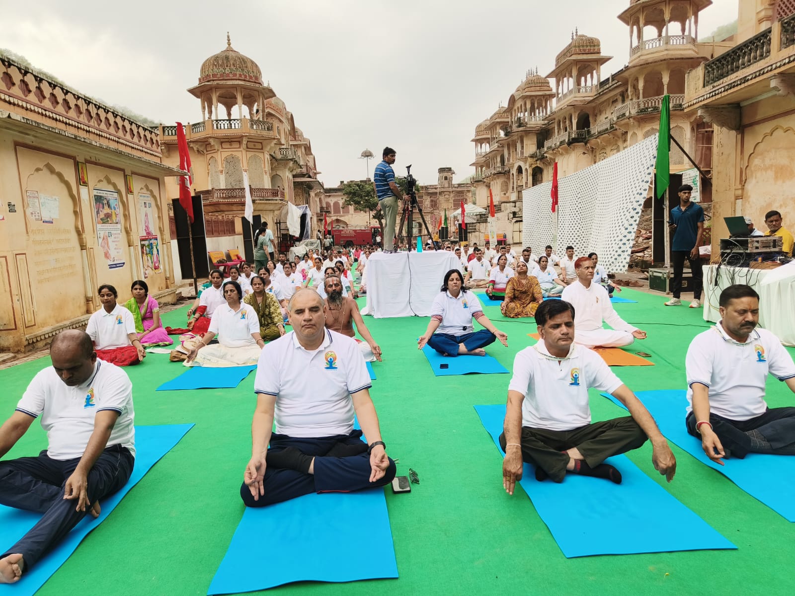 अन्तर्राष्ट्रीय योग दिवस पर जयपुर में योग को लेकर आमजन में दिखा उत्साह अन्तर्राष्ट्रीय योग दिवस पर जयपुर में योग को लेकर आमजन में दिखा उत्साह
