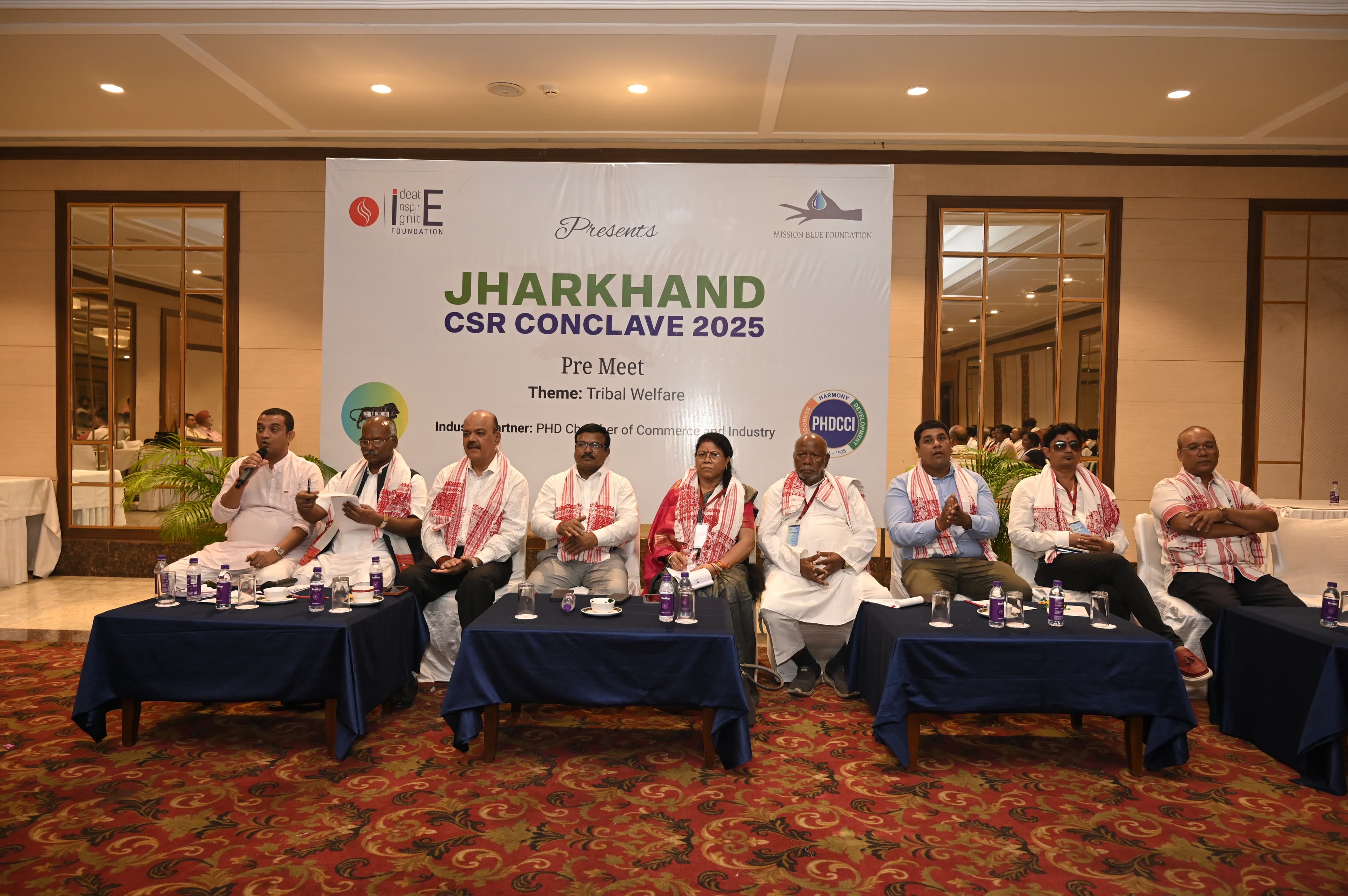 प्री मीट के दौरान मौजूद पूर्व विधायक शिवशंकर उरांव व अन्य प्री मीट के दौरान मौजूद पूर्व विधायक शिवशंकर उरांव व अन्य