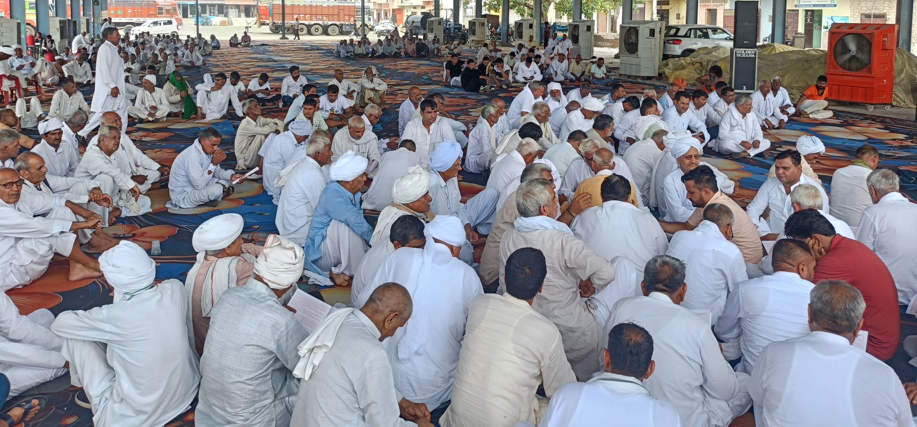कपास मंडी में आयोजित सर्वखाप महापंचायत। कपास मंडी में आयोजित सर्वखाप महापंचायत।