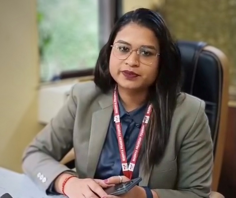 मैनेजर ज्योति जयसवाल मैनेजर ज्योति जयसवाल