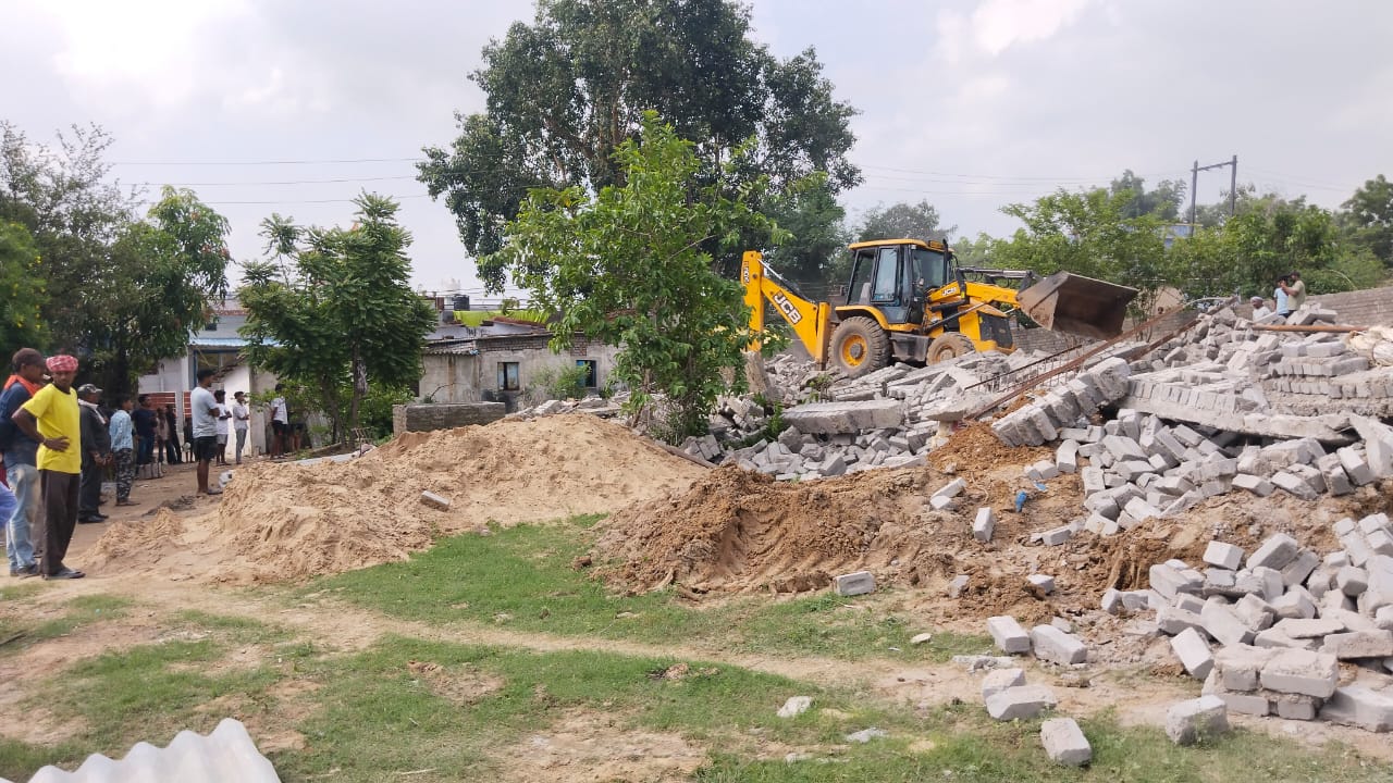 कोरबा : हनुमान मंदिर आईटीआई रामपुर के पास किए गए अतिक्रमण को कराया गया मुक्त कोरबा : हनुमान मंदिर आईटीआई रामपुर के पास किए गए अतिक्रमण को कराया गया मुक्त