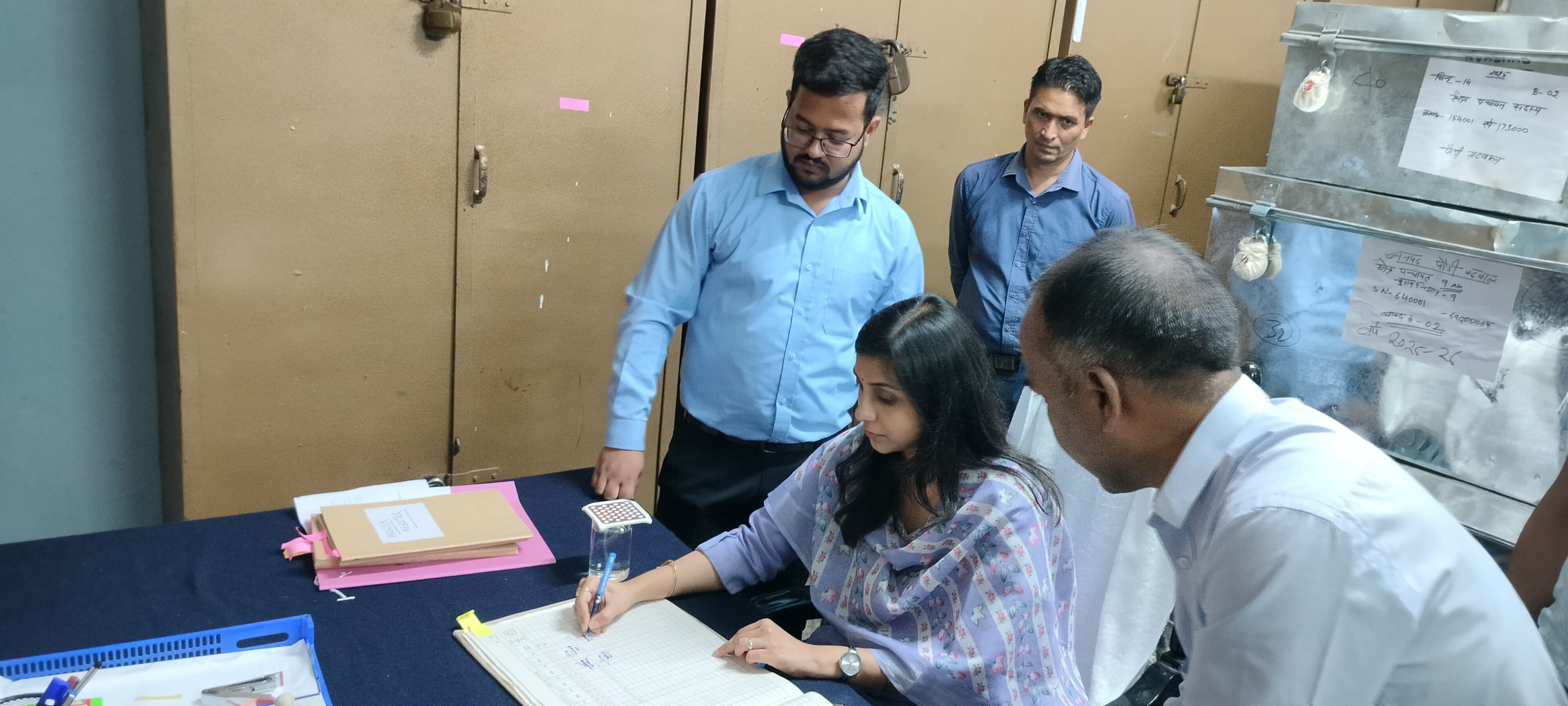 पौड़ी में पदभार संभालती नवनियुक्त डीएम स्वाति एस भदोरिया पौड़ी में पदभार संभालती नवनियुक्त डीएम स्वाति एस भदोरिया