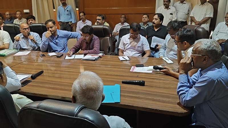 संस्थाओं के पदाधिकारी-सदस्यों, अधिकारियों की बैठक संस्थाओं के पदाधिकारी-सदस्यों, अधिकारियों की बैठक