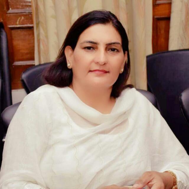 नारी तू नारायणी उत्थान समिति की अध्यक्ष सविता आर्य